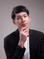 Chun Hou
