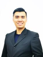 Raymond Lee