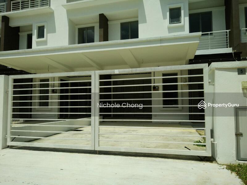 Desa Tropika Seksyen U15, Shah Alam, Jalan Kelip-Kelip U15 