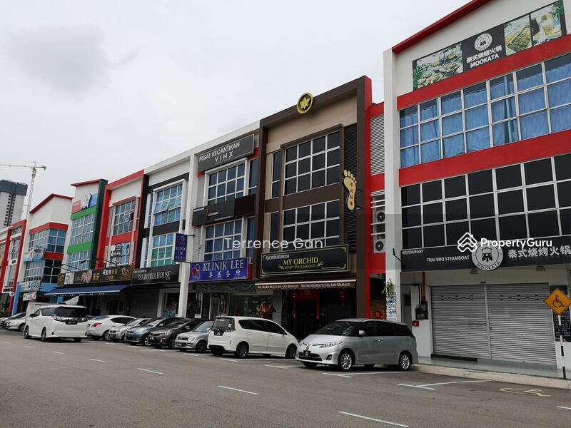 MOUNT AUSTIN 3 STOREY SHOP JALAN MUTIARA EMAS 2A FACING MAIN ROAD RED