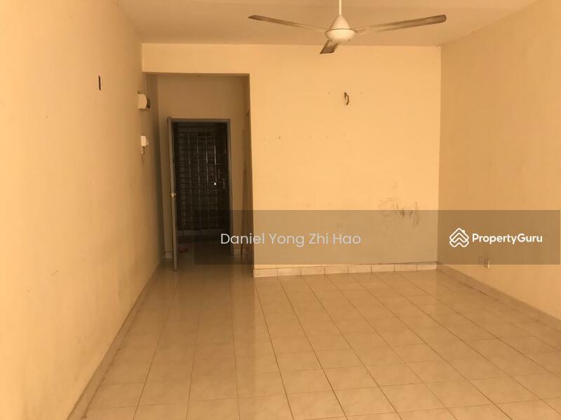 Flat Seri Anugerah Johor Bahru Johor 3 Bedrooms 1000 Sqft Apartments Condos Service Residences For Rent By Daniel Yong Zhi Hao Rm 950 Mo 30004792