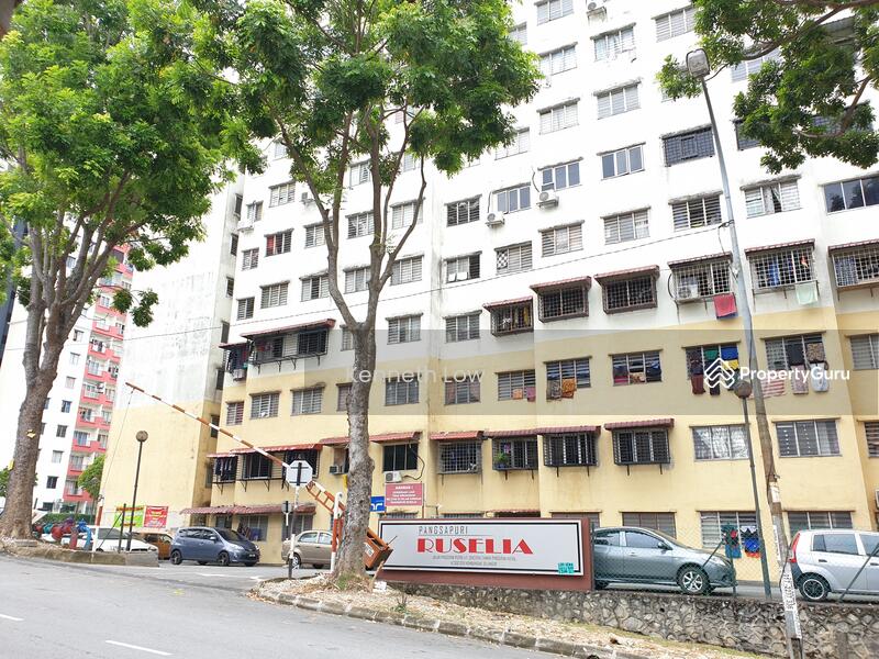 No Longer Available Pangsapuri Ruselia Jalan Pinggiran 1 1 Taman Pinggiran Putra Seri Kembangan Selangor 3 Bedrooms 720 Sqft Apartments Condos Service Residences For Sale By Kenneth Low Rm 128 000 30830728