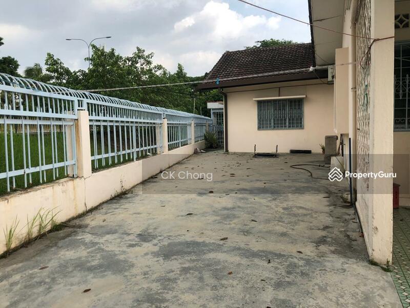 Single storey CORNER in happy garden OUG kuchai lama, Happy Garden