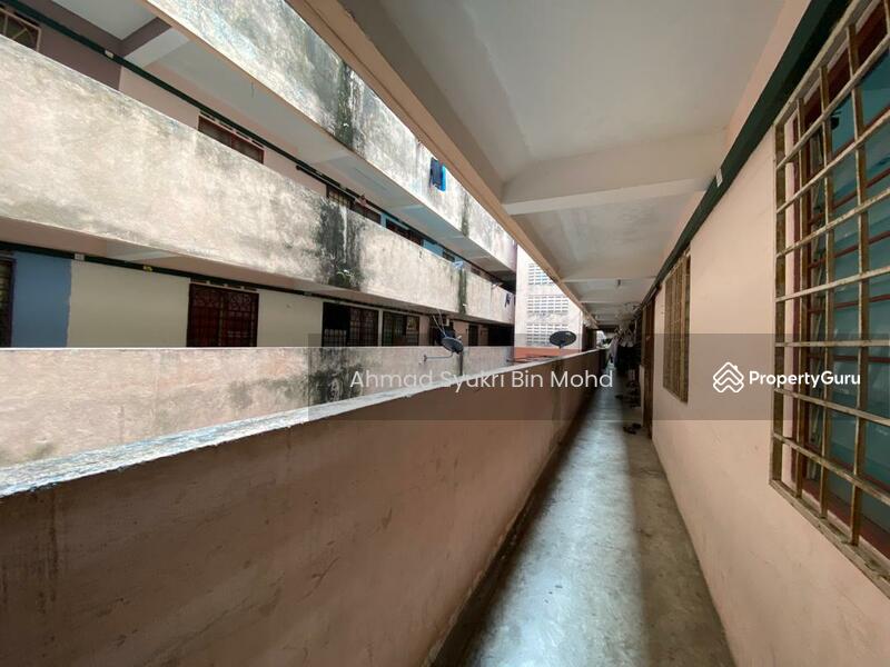 Tidak Lagi Tersedia Pangsapuri Melur Taman Bukit Kinrara Puchong Level 1 Untuk Dijual Pangsapuri Melur Taman Bukit Kinrara Puchong Bandar Kinrara Puchong Selangor Rumah Flat Dari Harga Rm 150 000 Propertyguru Malaysia