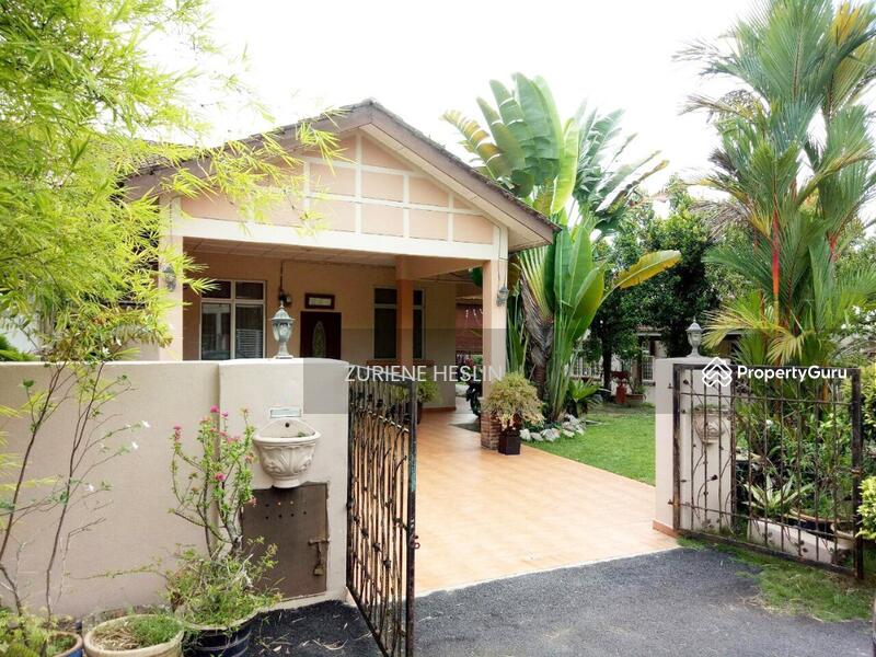 Taman Desa Saujana Sg Merab, Kajang, Selangor, 4 Bedrooms, 1400 sqft