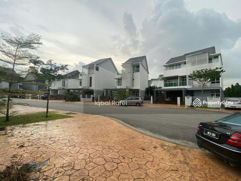 3 Storey Zero Lot Bungalow Usj Height Subang Jaya, USJ Heights, Subang