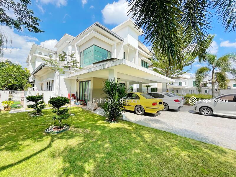 [Partially Furnished] 2 Storey Bungalow Lake Garden Villas, Cahaya