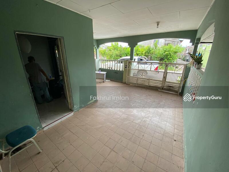 Taman Banang Jaya, Jalan Gemilang, Batu Pahat, Johor, 3 Bedrooms, 1400