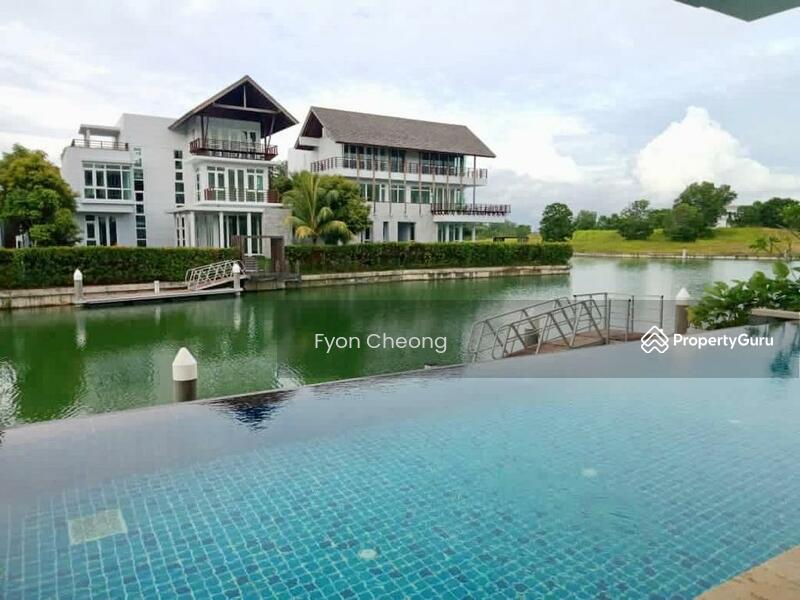 Emerald Bay Puteri Harbour, 1 Persiaran Bayu Delima, Emerald Bay